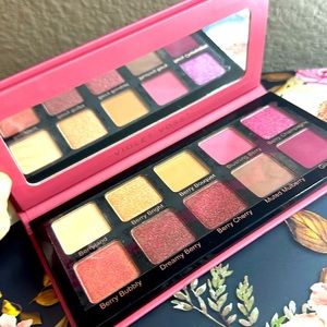 🍓Violet Voss. Berries N Cream Dreams eyeshadow